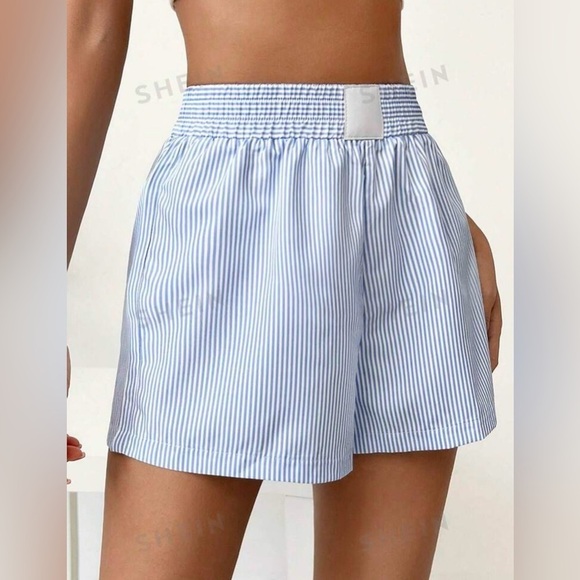 Elastic waist striped shorts - Picture 2 of 4
